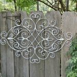 awesome nice coolest great decoration-soft-grey-wood-fence-decorations-with-silver-wire-unique-curved-cool-outdoor-fence-decorations-design-ideas-fence-designs