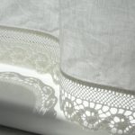 Linen-cafe-curtains-for-bathroom-with-wave-lace-edge-trim-in-natural-white-panel-for-french-cottage-style-with-white valance