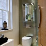 minimalist-ceramic-water-closet-square-bathroom-mirror-black-ceramic-bathroom-wall-bathroom-ornament-square-bathroom-window-wooden-bathroom-door-transparance-glasses-bathroom