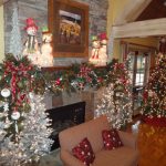 elegant-nice-adorable-great-christmas-decoration-for-mantel-with-classic-design-concept-with-nice-colorful-christmas-tree-decoration-728x546