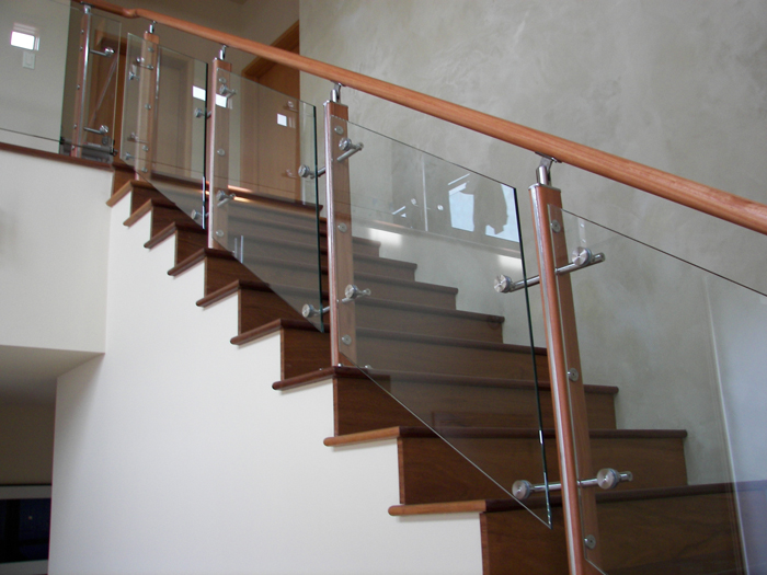 Modern Handrail Ideas for More Stylish Staircase - HomesFeed